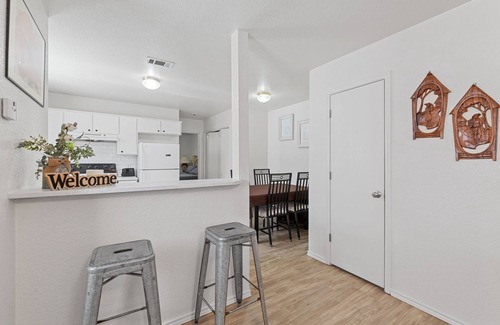 Killeen House | Cheerful 3-bedroom with fenced backyard.