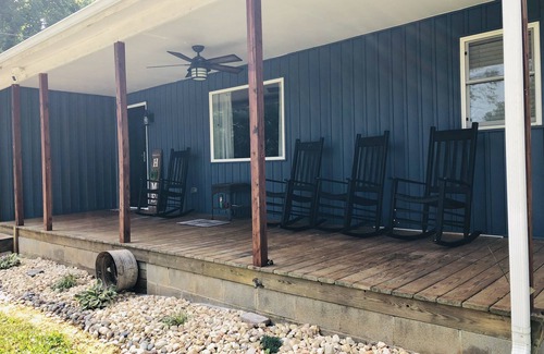 Dandridge House | Cheerful 4-Bedroom In Beautiful Dandridge