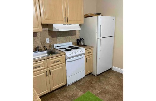 Morningside Cottage | Cheerful and charming cottage with free parking