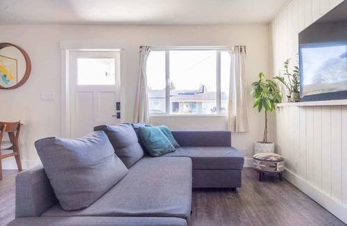 Napa Cottage | Cheerful Cottage 1.5 mi from Downtown Napa