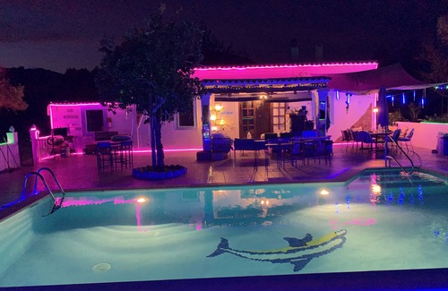 Santa Eulalia del Rio Apartment | CHEERFUL Little Cozy House With Big Pool In Ibiza WiFi 5 Min From The Sea