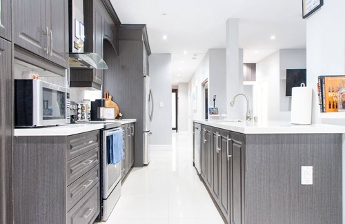 Brampton West House | Cheerful Home in Downtwon w/hot tub