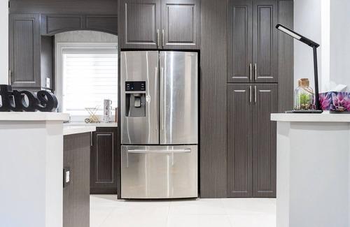 Brampton West House | Cheerful Home in Downtwon w/hot tub