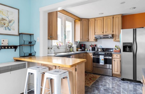 Wilmington House | Cheerful house, big yard, large groups welcome