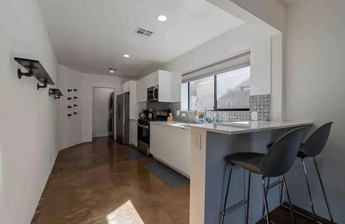 Encanto House | Cheerful House in Central Phoenix Enclosed Backyard Close to Airport 🛫❤️