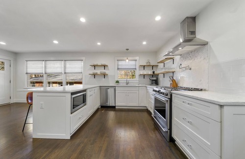 North Buckhead House | Cheerful mid-century modern Buckhead home
