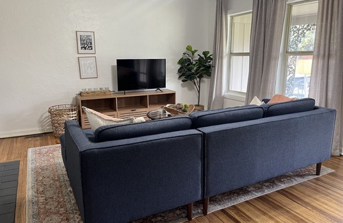 Florence Park House | Cheerful quaint home in prime Tulsa area.