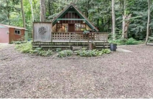 Innisfil Cottage | Cheerful-Secluded one Bedroom Chalet Year Round