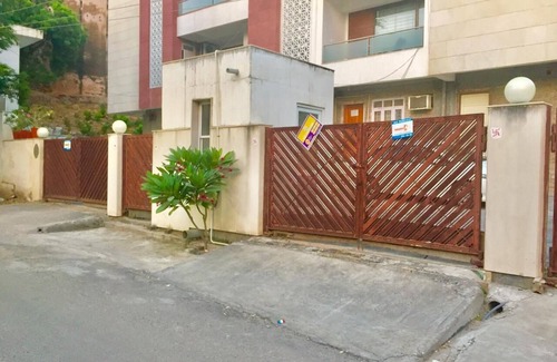 Gopalbari Apartment | Cheerful, Spacious Private Apt in ★ location