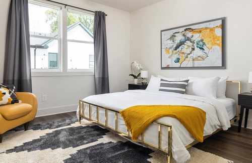 East Atlanta House | Cheerful Townhome with Garage | EAV | LOCAL