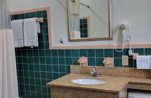 Glennville Hotel | Cheerio Inn - Glennville