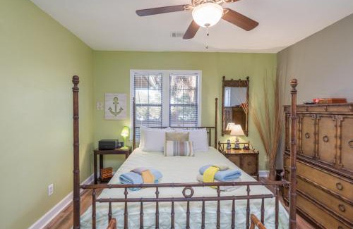 Saint Helena Island House | Cheery home with fire-pit, screened-in porch - pets allowed