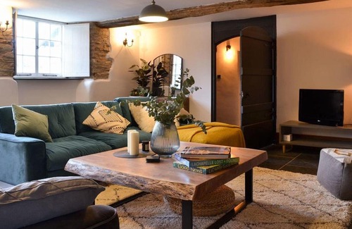 Barnstaple House | Chelfham Barton Manor