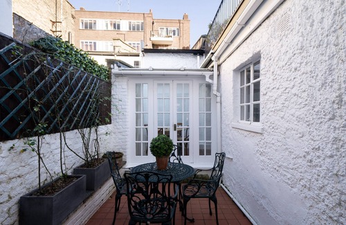 Chelsea House | CHELSEA 2 BEDROOM LUXURY TOWNHOUSE - COSY AND CHARMING - WEST CENTRAL LONDON