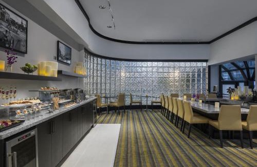 Bay Street Corridor Hotel | Chelsea Hotel Toronto