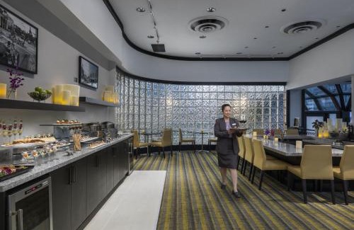 Bay Street Corridor Hotel | Chelsea Hotel Toronto