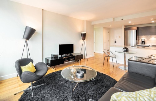 Midtown Apartment | Chelsea One Bedroom with Views and Amenities
