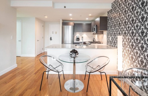 Midtown Apartment | Chelsea One Bedroom with Views and Amenities