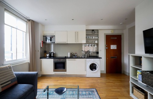 Chelsea Apartment | Chelsea Pied-a-terre In Luxury Building
