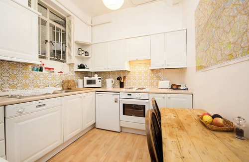 Chelsea Apartment | CHELTENHAM TERRACE, CHELSEA - Quaint 1 bed flat just 5 minutes walk to Sloane Sq