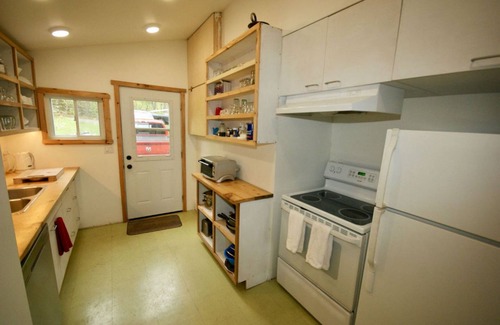 Selwyn Cottage | Chemong Lake House