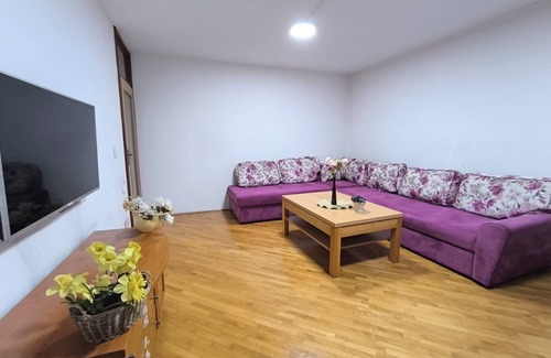 Novo Sarajevo Apartment | Chengic Villa Comfort - Modern 2-Bedroom