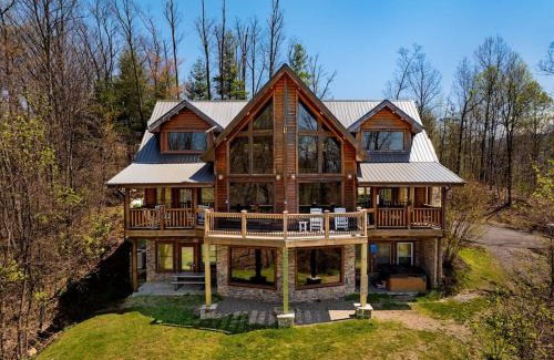 Gatlinburg - Pigeon Forge Ski Chalet | Cherokee - Lodge w - MtnViews- October Deals-HotTub-Fire Pit-GameRm