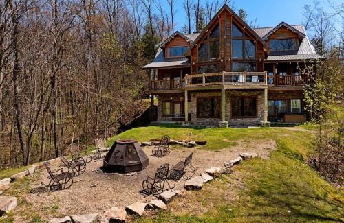 Gatlinburg - Pigeon Forge Ski Chalet | Cherokee - Lodge w - MtnViews- October Deals-HotTub-Fire Pit-GameRm