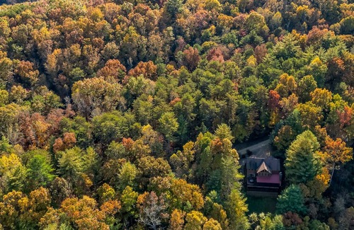 Mineral Bluff Cabin | Cherokee Sunrise Lodge - The name says it all enjoy the sunrise at this Cabin