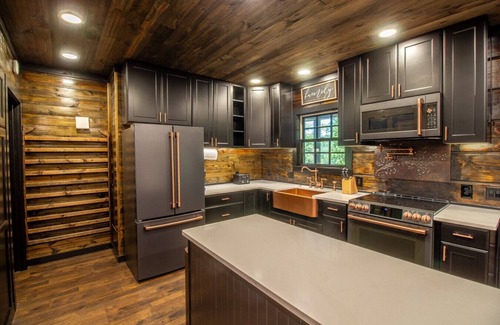 Kingston House | Cherry Blossom Cabin