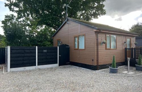 York House | Cherry Cabin with Hot Tub