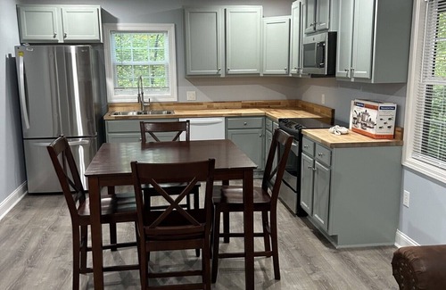 Boone Apartment | Cherry Haven Charming Apartment