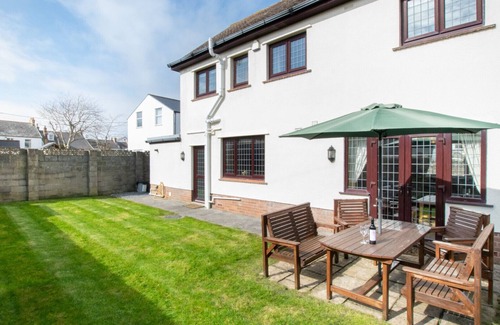 Horton House | Cherry Tree Cottage - Three Bedroom House, Sleeps 5