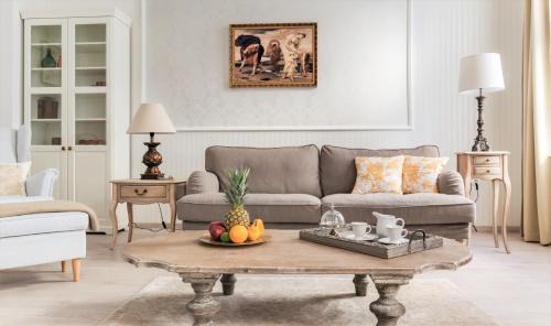 Inner City Budapest Apartment | Chestnut & Eliza Suites - Superior Homes Downtown