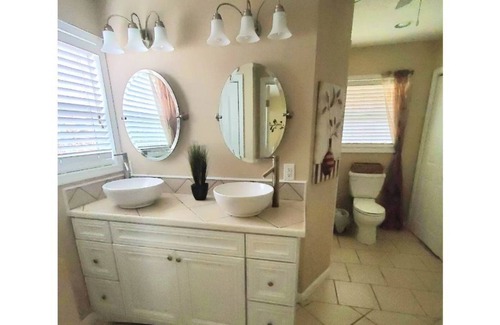 Mountain City House | Chestnut Retreat in Mtn City/2 Bdrm, 2 BA, Hot Tub, Game Room, Fire Pit