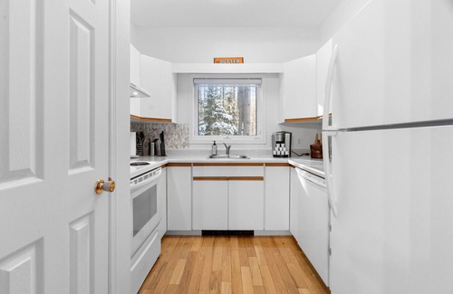 Mont-Tremblant Condo | Chez Dodo Chalet Tremblant 3 Bdr with fireplace