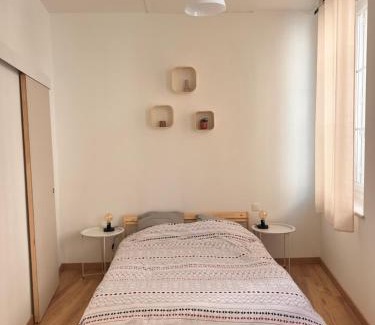Verdun Apartment | Chez Jean&Véro Appartement relaxant - Centre Ville Verdun - Géré par PrestaZen'Services