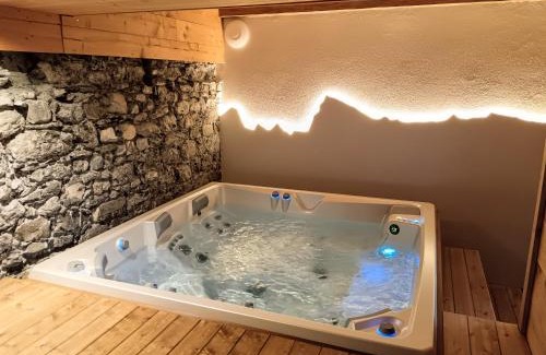 Samoens Apartment | Chez Lucienne, jacuzzi et sauna