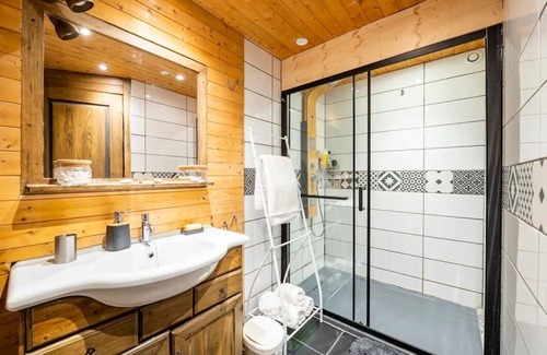 Saint-Gingolph Apartment | Chez malou & hugo vue lac proche suisse & stations !