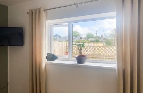 Camborne House | Chi Lowen