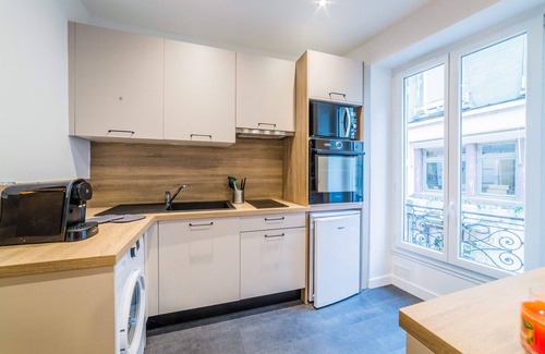 Brive-la-Gaillarde Apartment | Chic 1 Bedroom Apartment