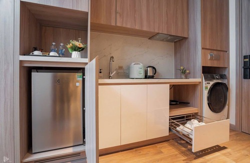 Ha Long Apartment | Chic 1-bedroom apartment with AC, walk to beach, WiFi in wonderful Hạ Long Bay