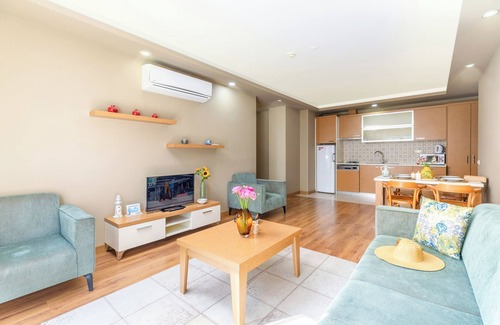 Liman Mahallesi Apartment | Chic 1-bedroom apartment with AC, fitness room in fabulous Antalya