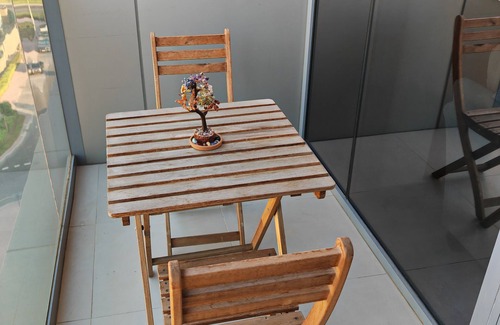 Al Satwa Apartment | Chic 1-bedroom apartment in enchanting Dubai with WiFi, fitness room