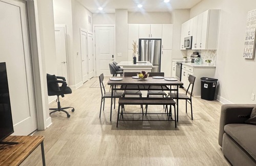 Evans Apartment | Chic 1-bedroom apartment with WiFi, AC in fabulous Evans