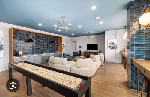Evans Apartment | Chic 1-bedroom apartment with WiFi, AC in fabulous Evans
