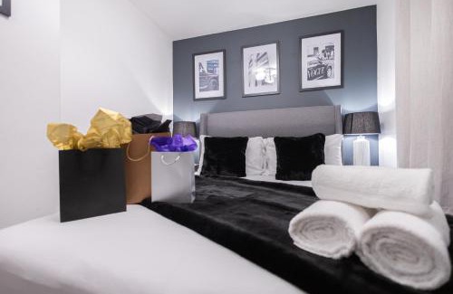 Addison Apartment | Chic 1-Bedroom Flat - 10 Min Walk to Westfield London