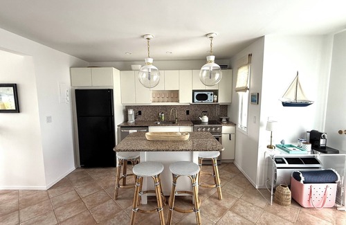 Montauk Condo | Chic 1 BR Condo with just steps to the beach & with Ocean Views in Montauk