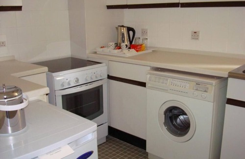 Trade Center Apartment | Chic 1 BR Near Dubai World Trade Center