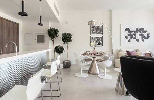 Bur Dubai Apartment | Chic 1BR Apartment in 1 Residences - Near Metro!